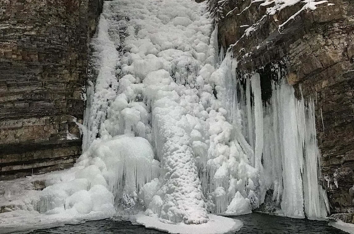 Картинка водопад гук